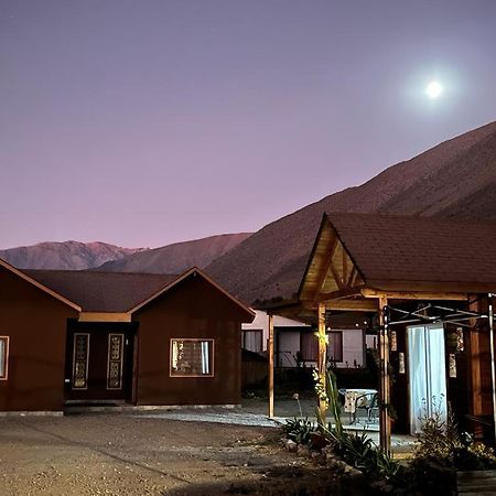 Cabanas Vicuna Cielo De Peralillo - Valle De Elqui Ngoại thất bức ảnh