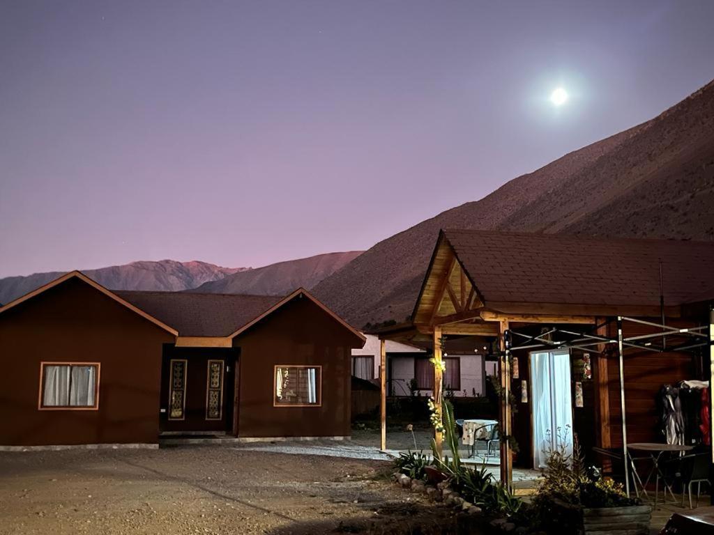 Cabanas Vicuna Cielo De Peralillo - Valle De Elqui Ngoại thất bức ảnh